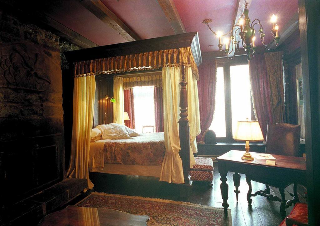 Hotel Pierre Du Calvet 몬트리올 외부 사진